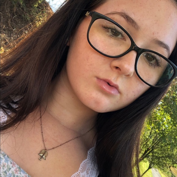 Meet your Posher, Abriana - Picture 1 of 1